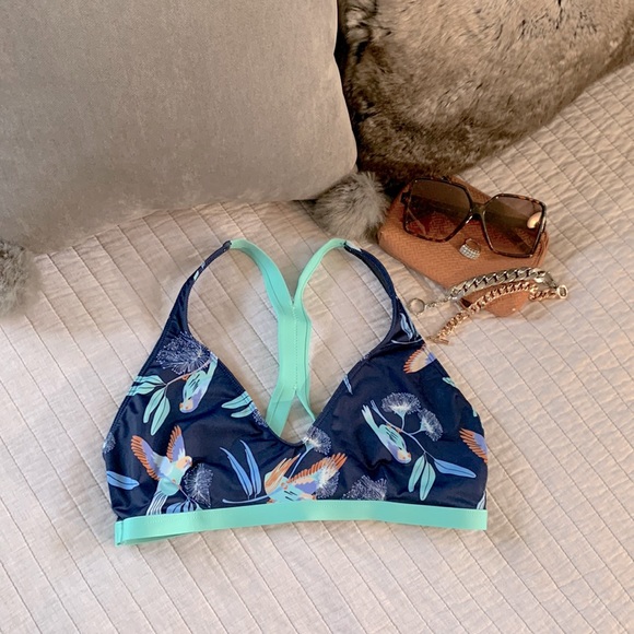 Patagonia Other - Like new Patagonia bird tropical blue print bikini swim top in medium